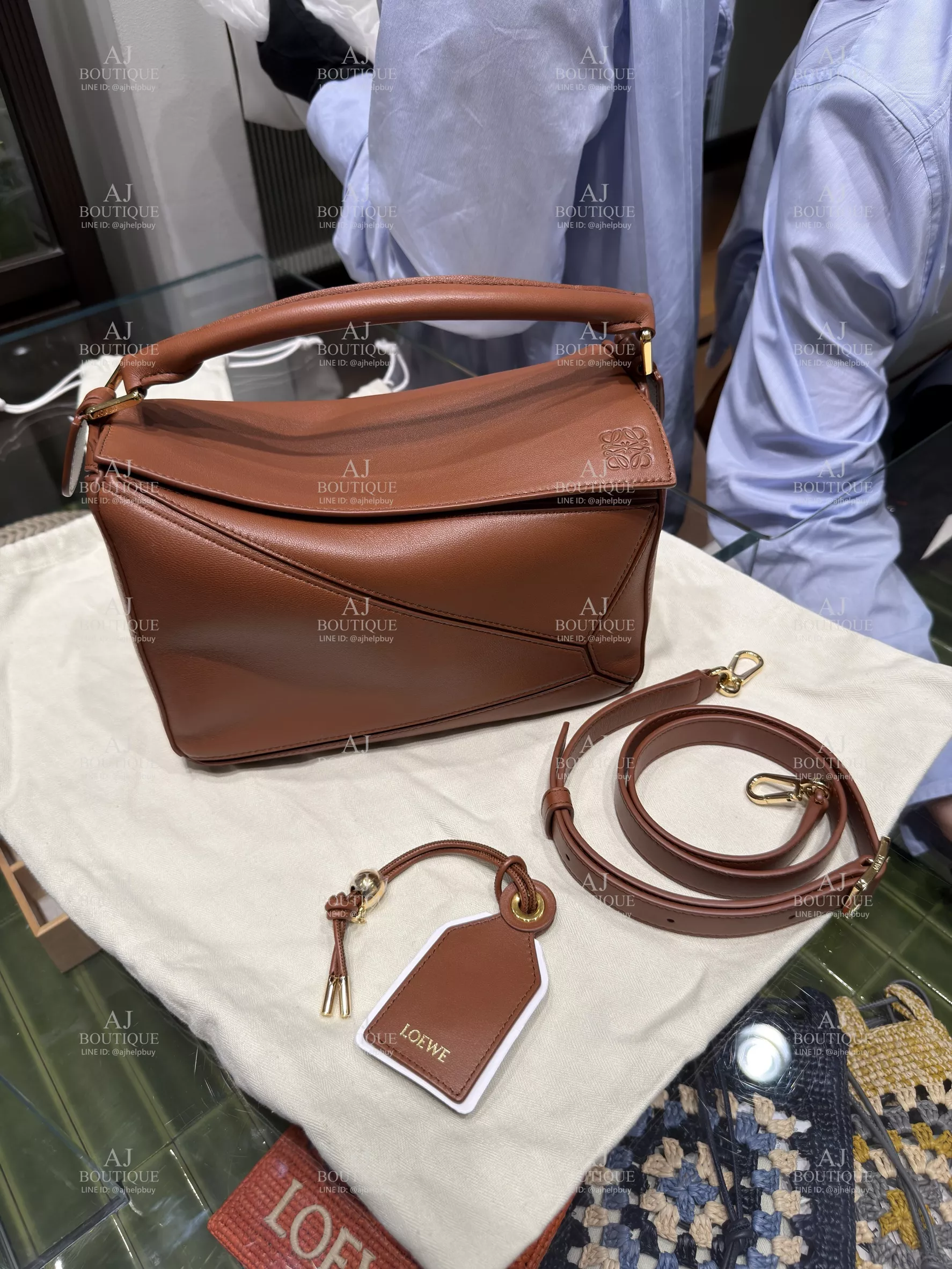 Loewe Puzzle Small Featherlight 0011305505 輕量羊皮款 代購主圖