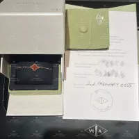 Vca Van Cleef Arpels Alhambra Bracelet 經典紅玉髓手鍊 代購照片