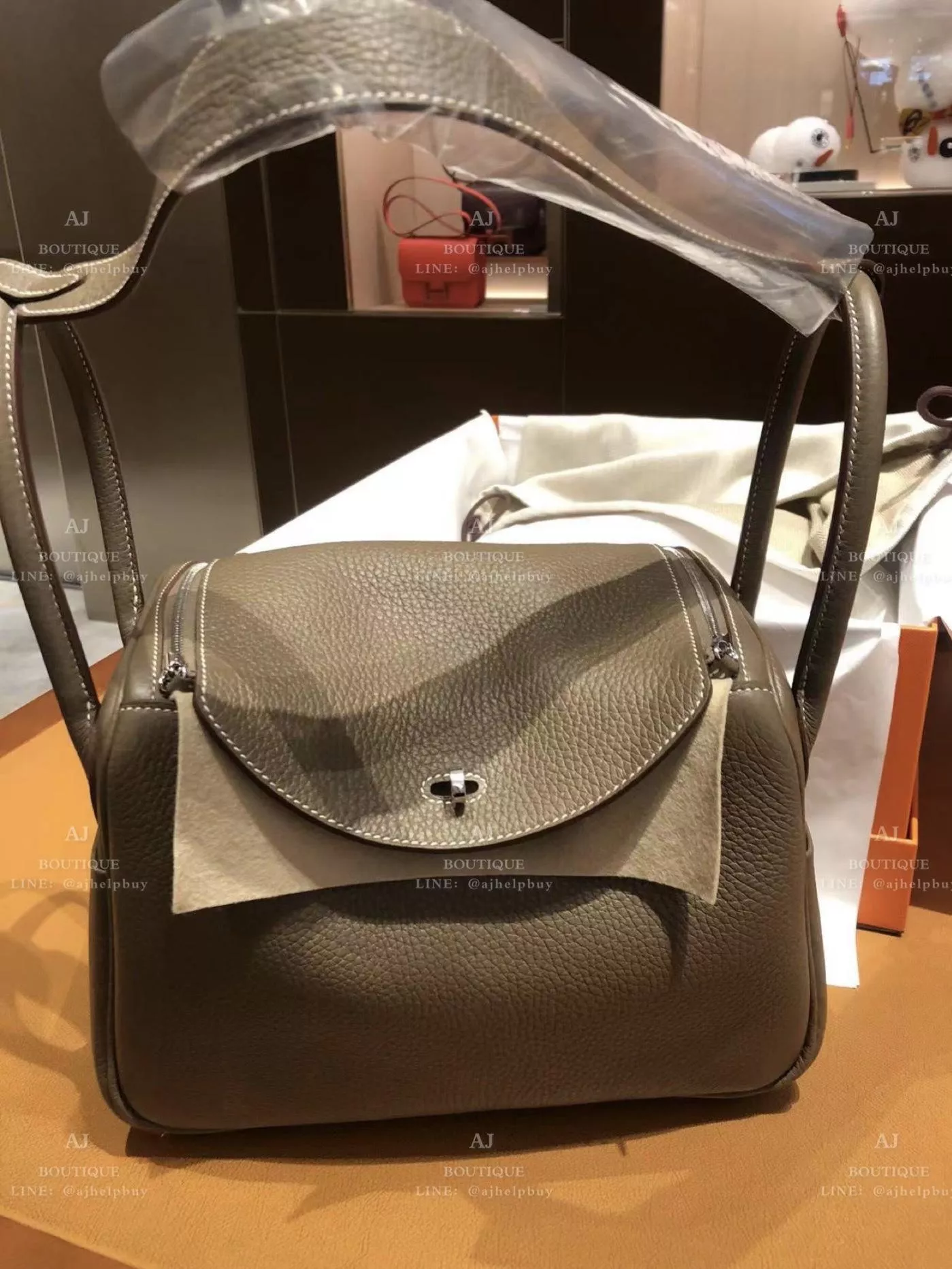 Hermes Lindy 26 銀釦 代購照片