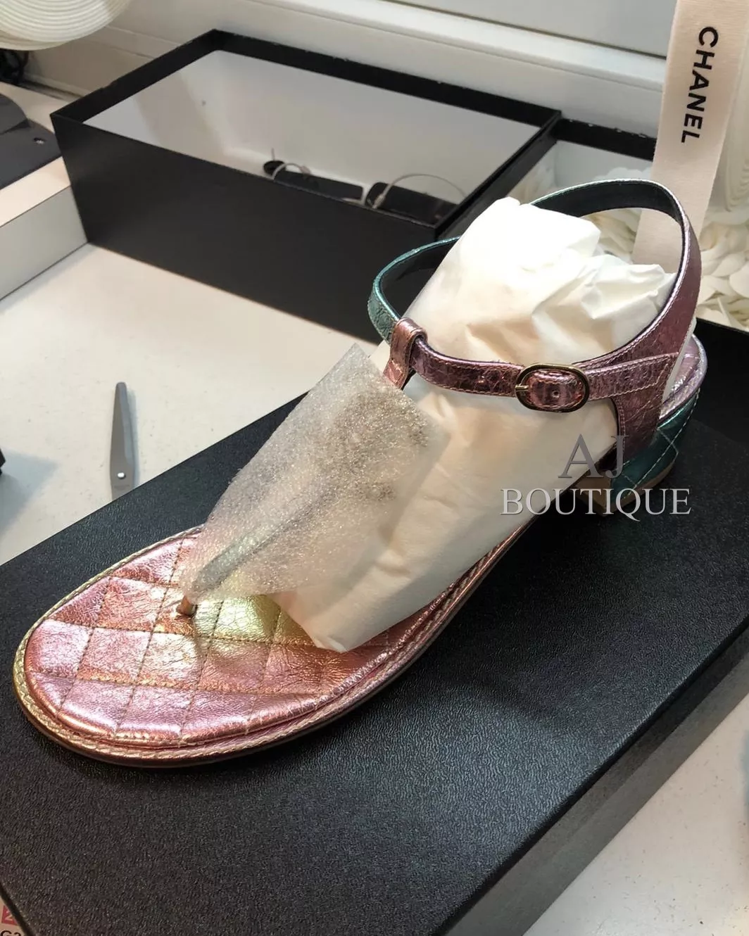 Chanel 限量絢彩涼鞋 代購照片