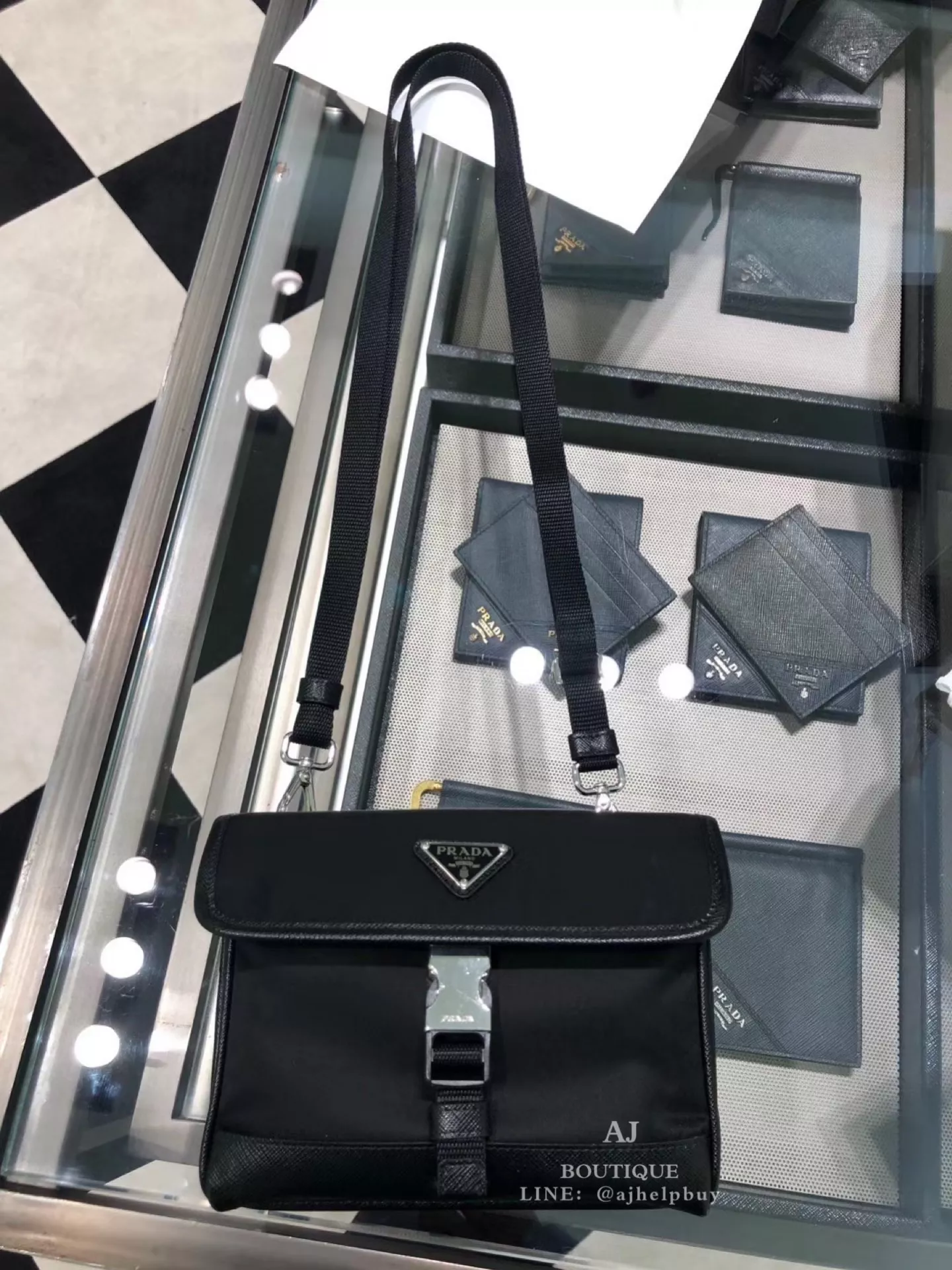 Prada 男款隨身手機包 代購照片