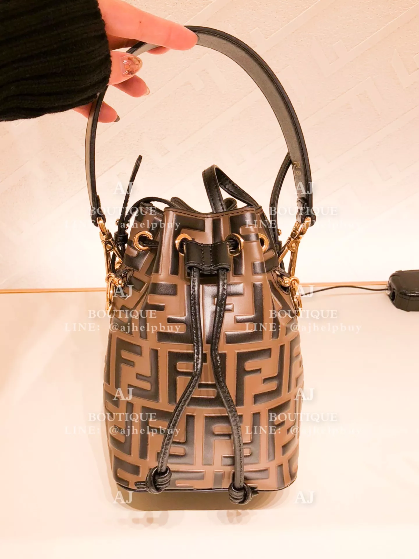 Fendi 老花迷你小水桶 代購照片