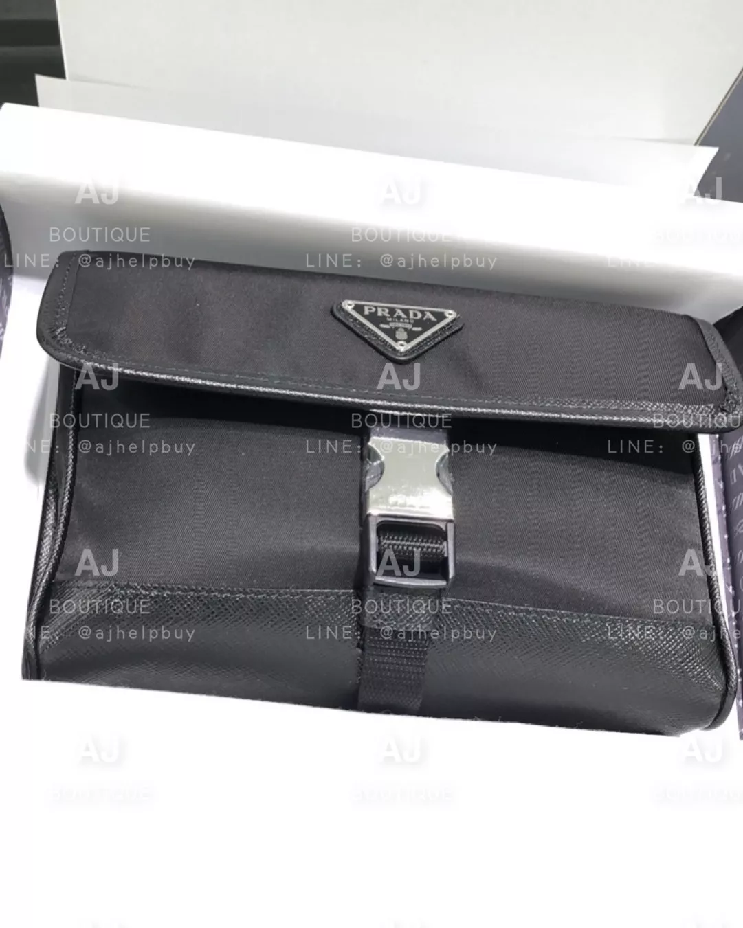 Prada 男款隨身手機包 代購照片