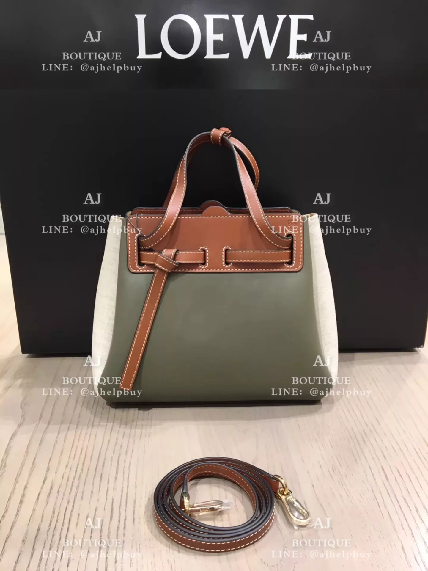 Loewe 折扣款 Lazo Mini 代購照片