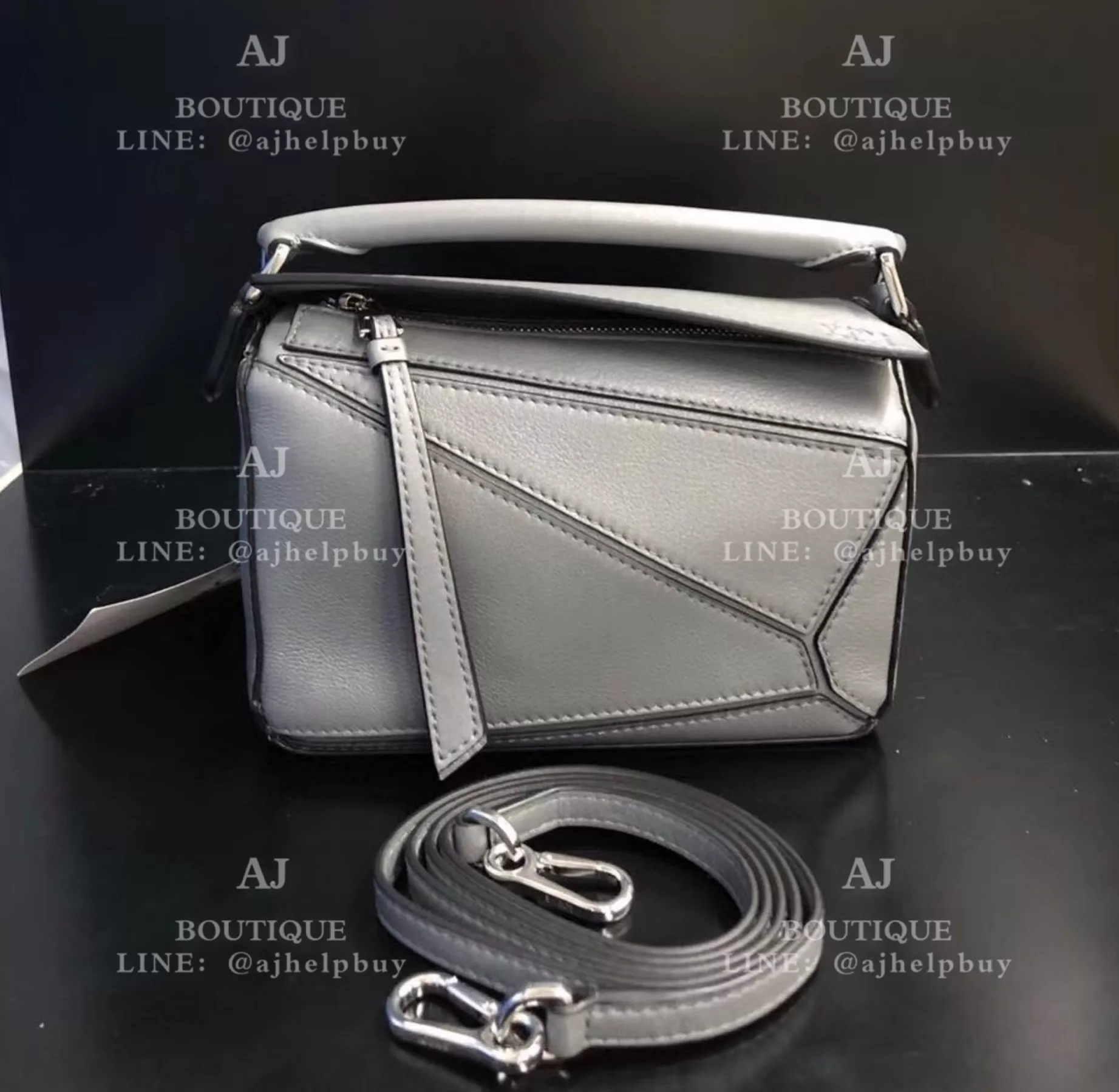 Loewe 折扣款 Puzzle 珠光系列 代購照片2