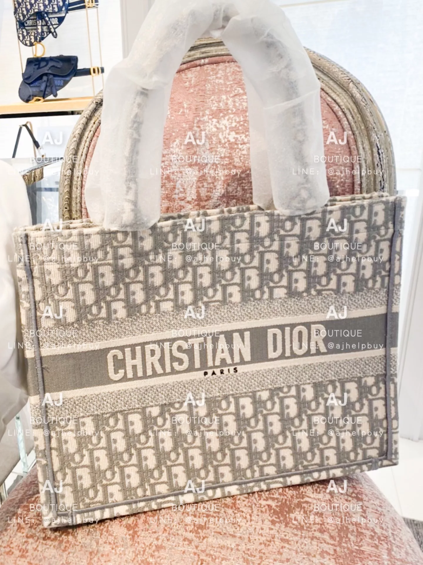 Dior 新款淺灰老花托特包 代購照片