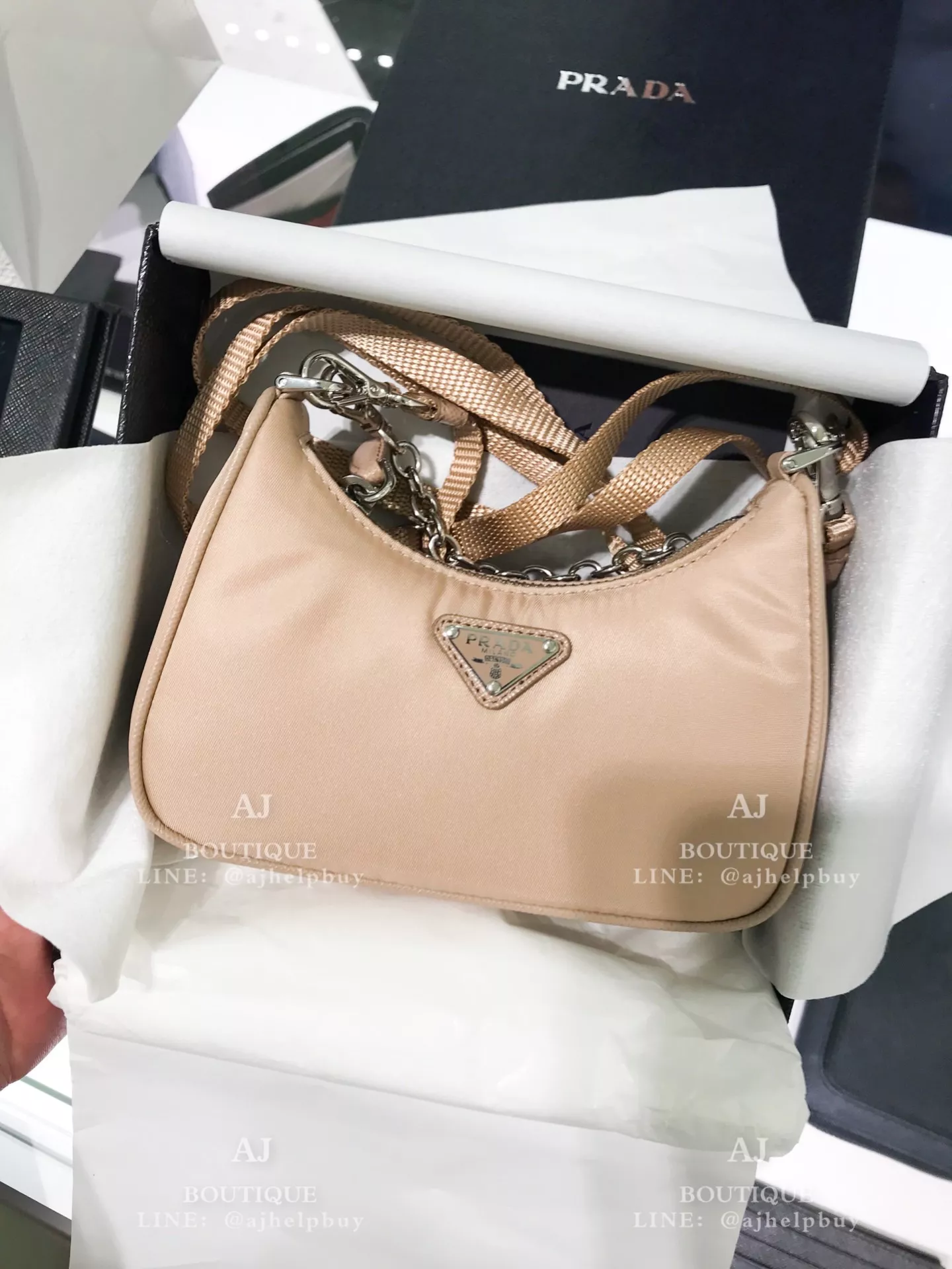 Prada 新款 Mini Hobo 代購照片
