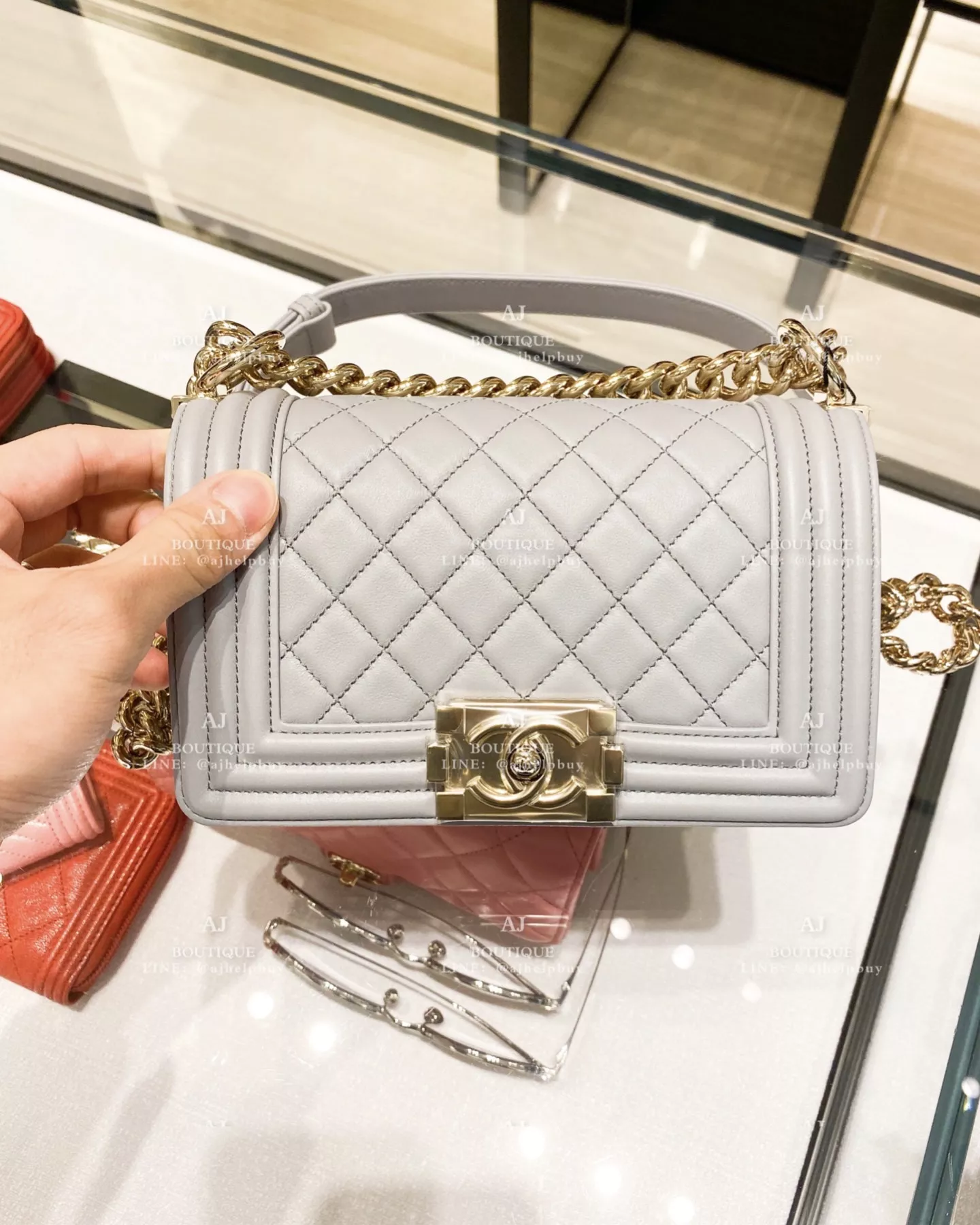 Chanel Boy 20 淺灰 代購照片