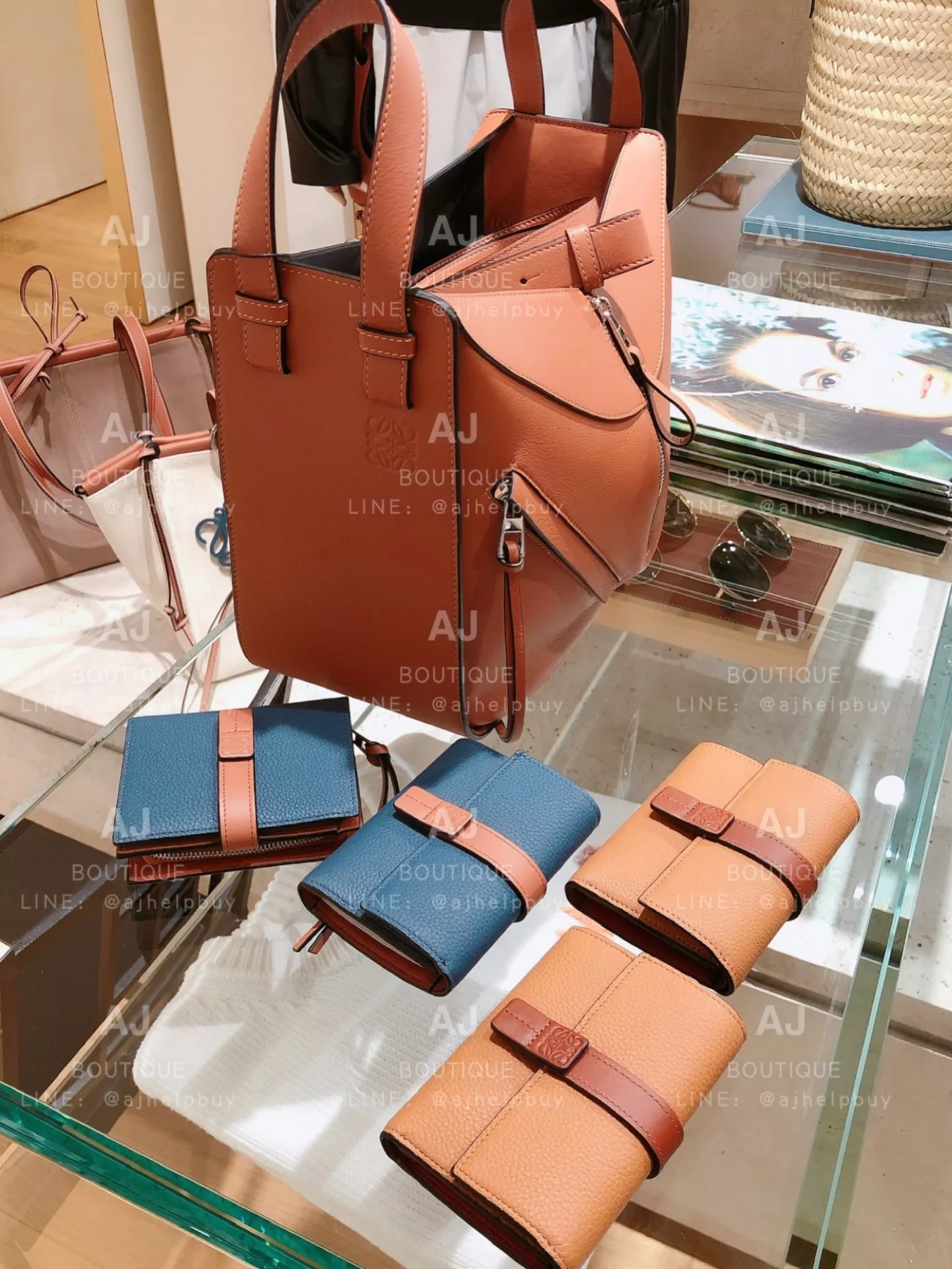 Loewe Brown Bags Wallets 各種 代購照片