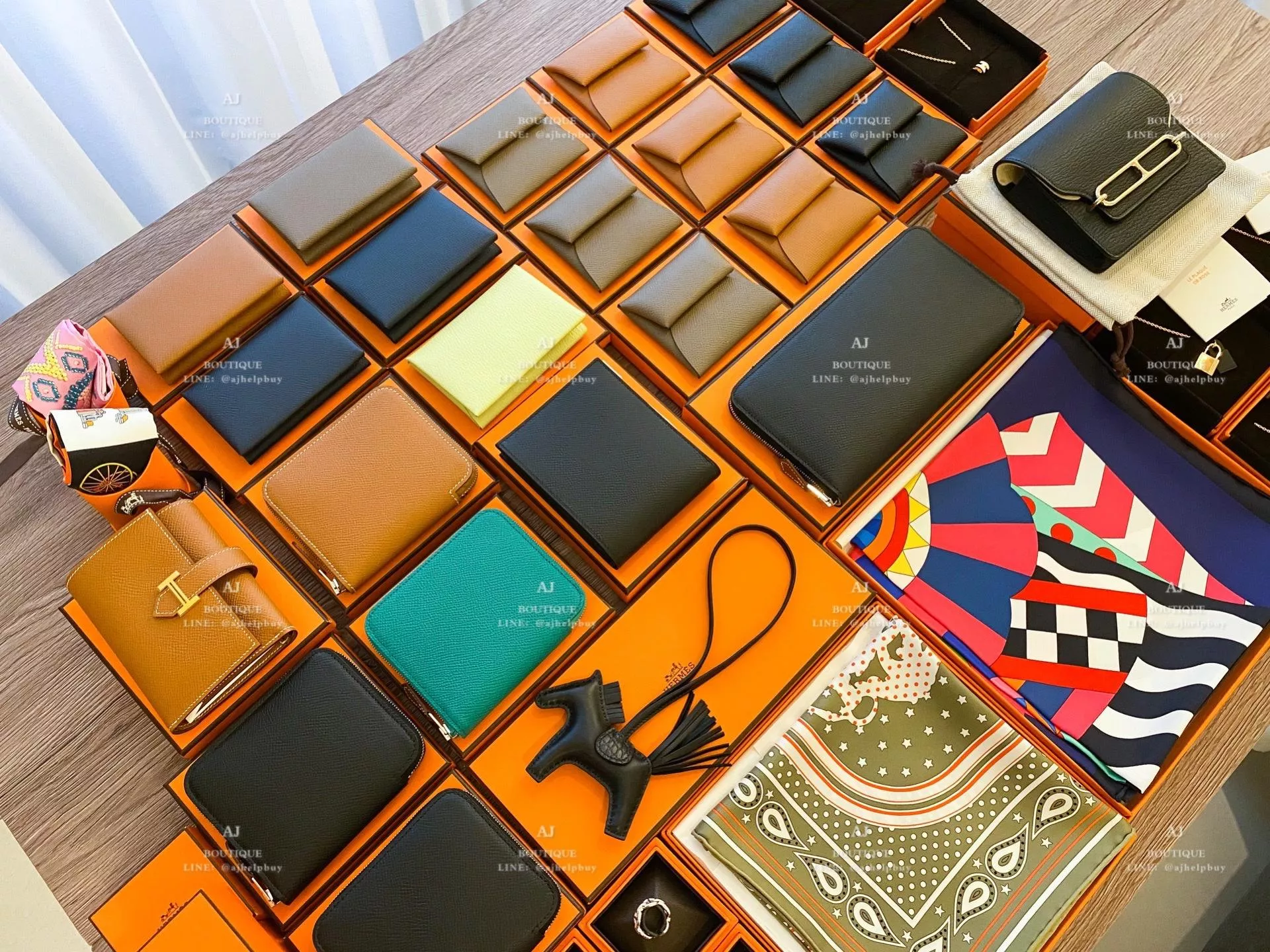 Hermes Scarf Leather Goods 代購照片
