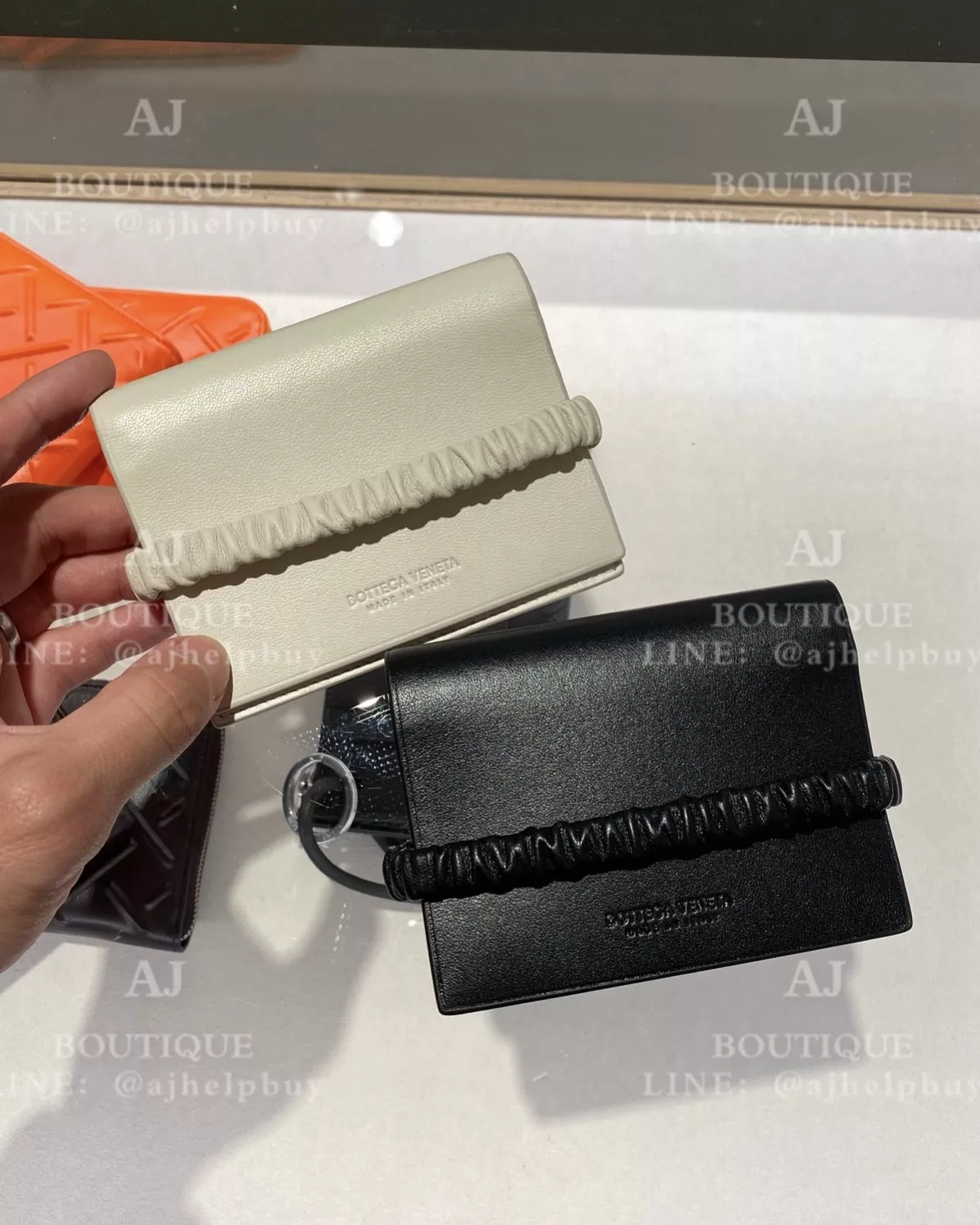 Bv Bottega Veneta 小羊皮束帶卡包 代購照片