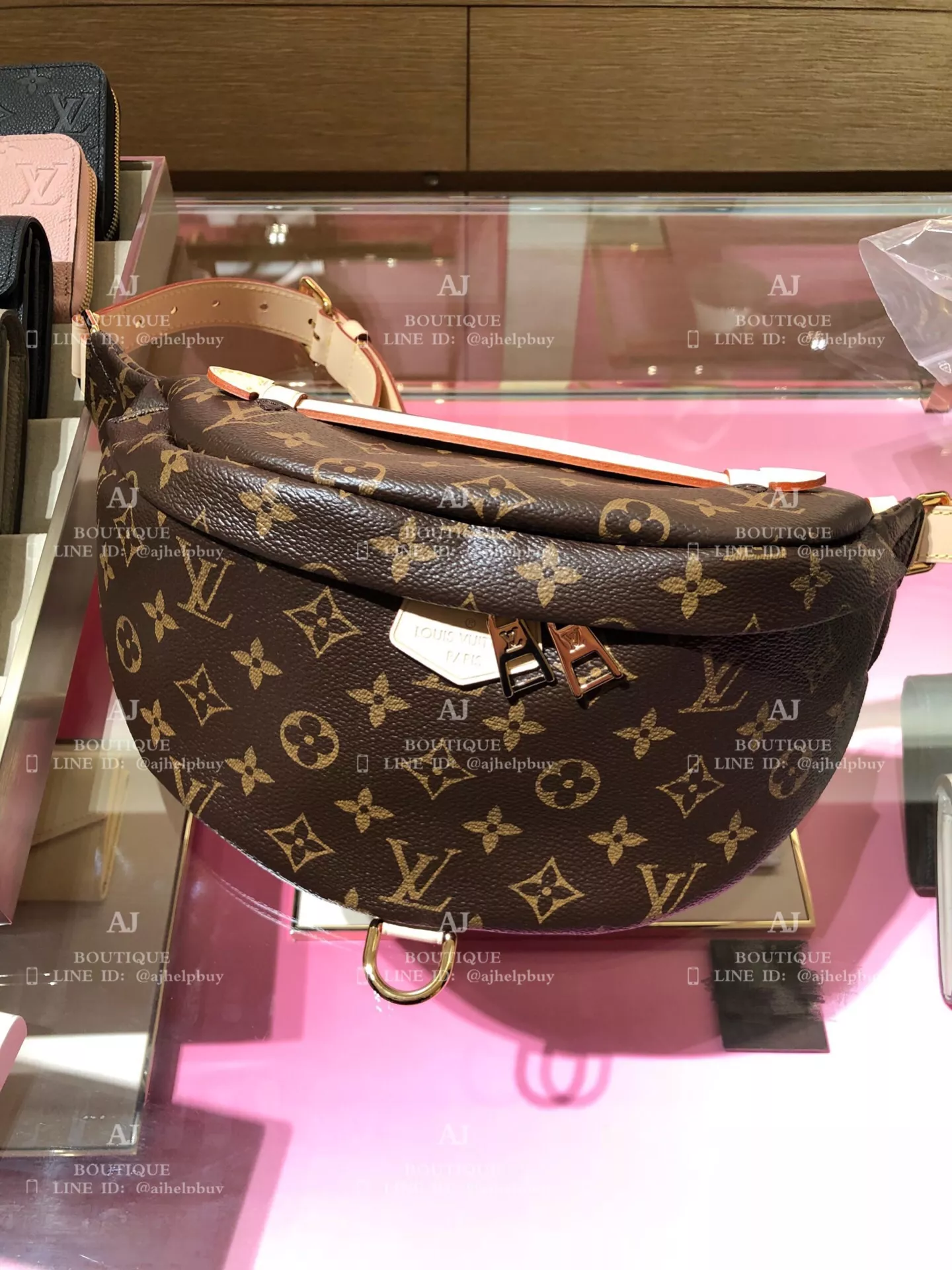 Lv Louis Vuitton 腰包 代購照片