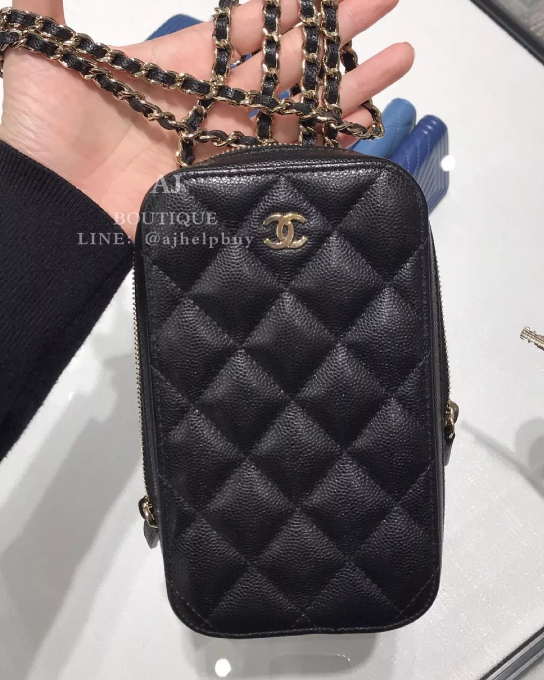 Chanel 經典款拉鍊手機包 代購照片