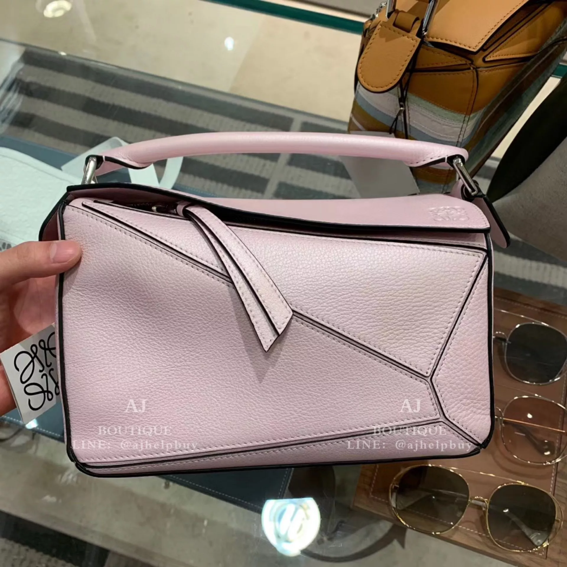 Loewe 折扣款 Puzzle Small 珠光粉 代購照片