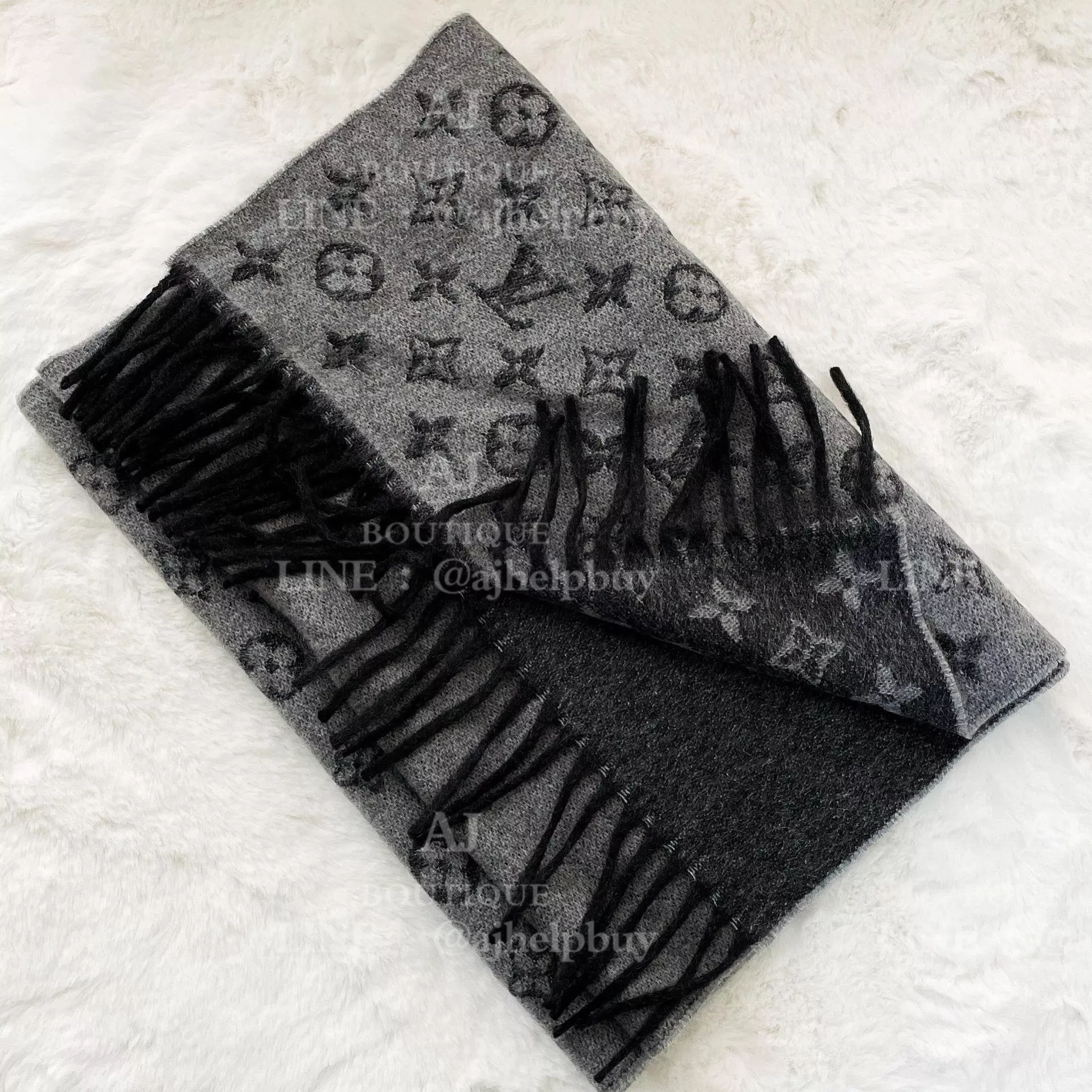 Lv Louis Vuitton 男款漸層老花圍巾 代購照片