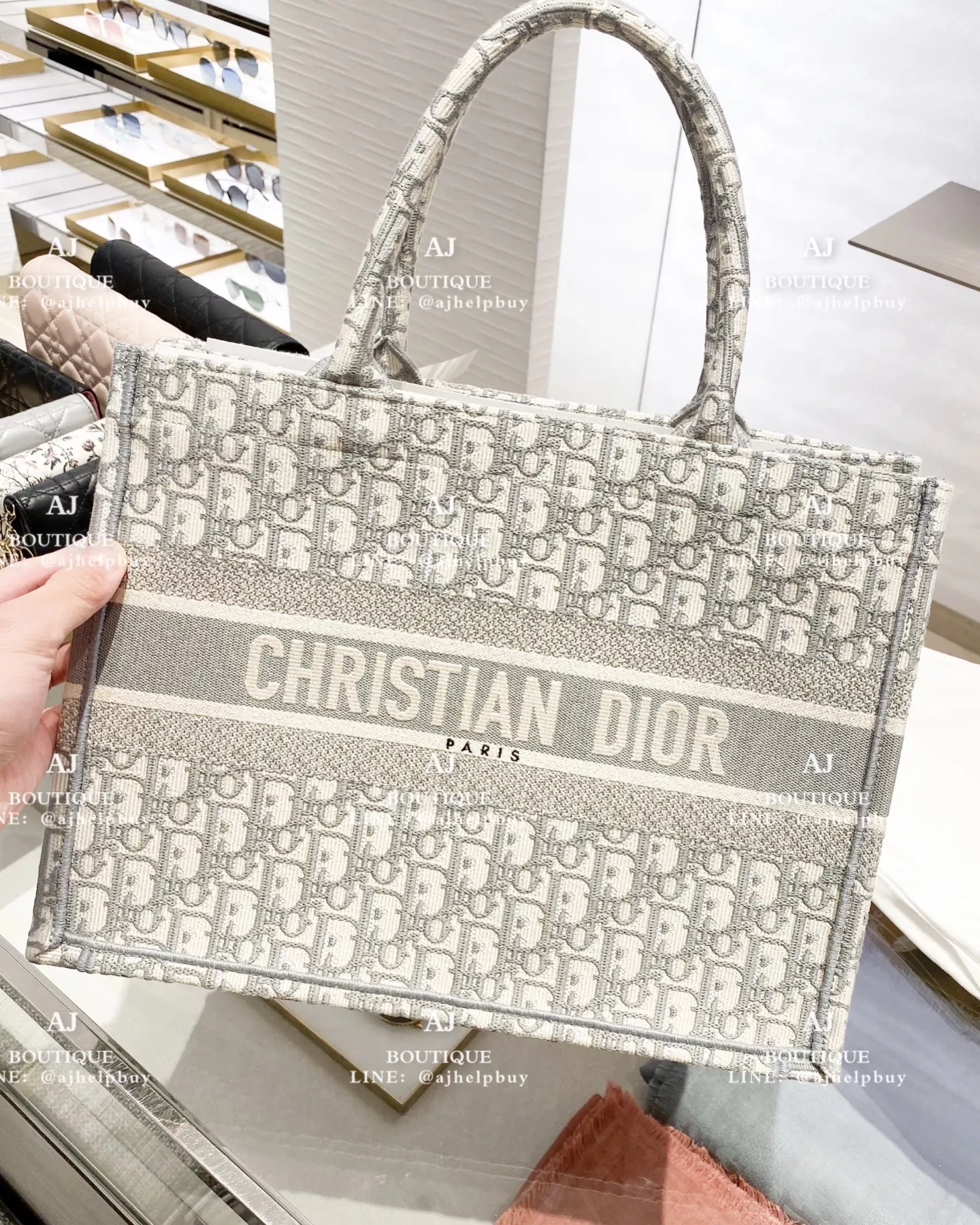 Dior 淺灰老花托特包 代購照片