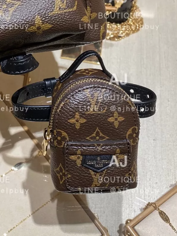 Lv Louis Vuitton Ev 200510 手腕包 老花迷你後背款 代購照片