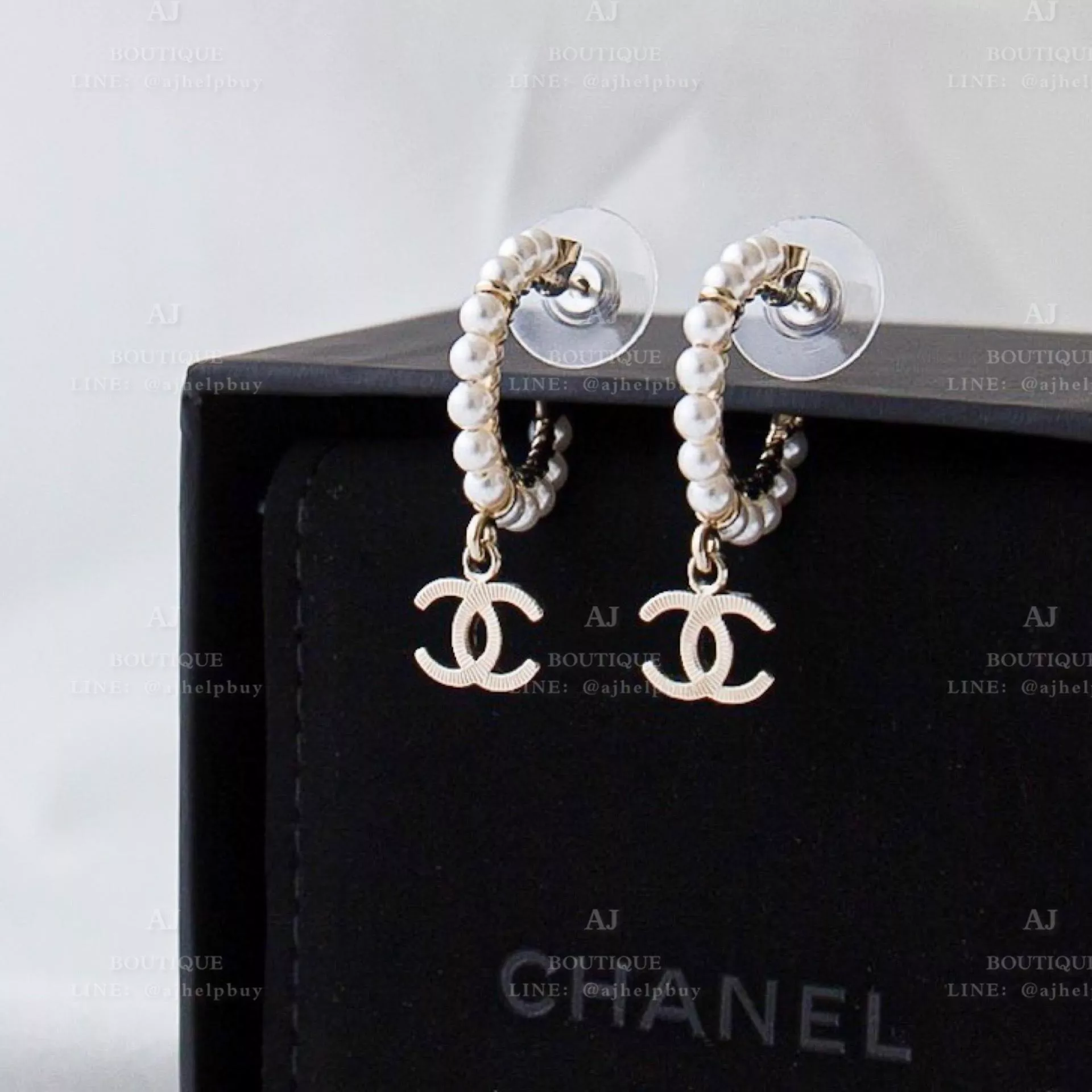 Chanel 雙C墜飾 淡金 針式耳環 代購照片