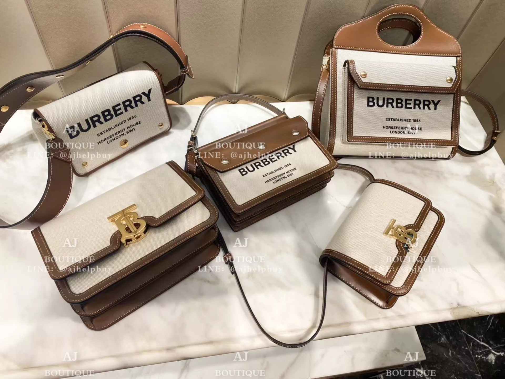 Burberry White Canvas Bags 代購照片
