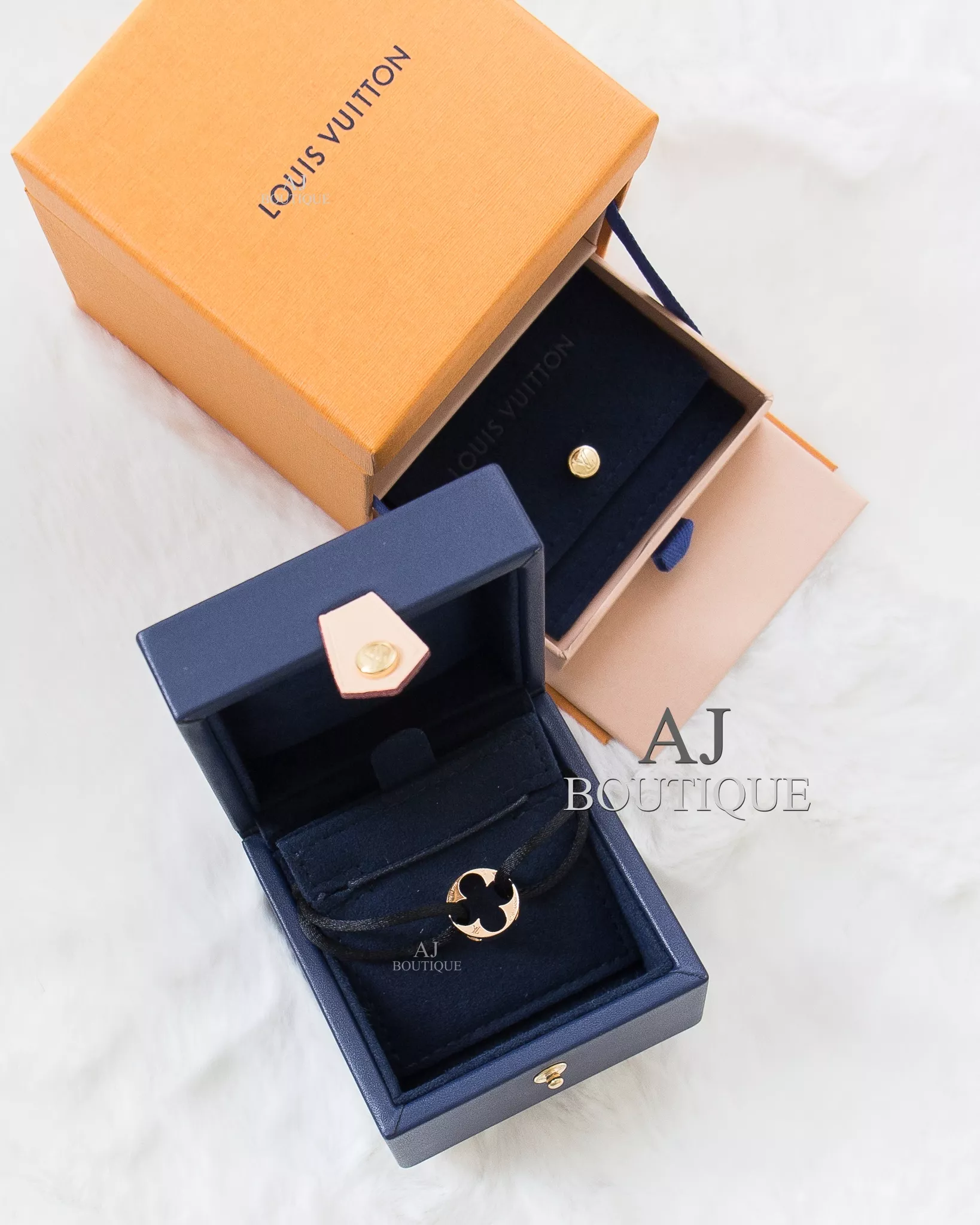 Lv Louis Vuitton Ev 200510 18K玫瑰金手鐲 代購照片