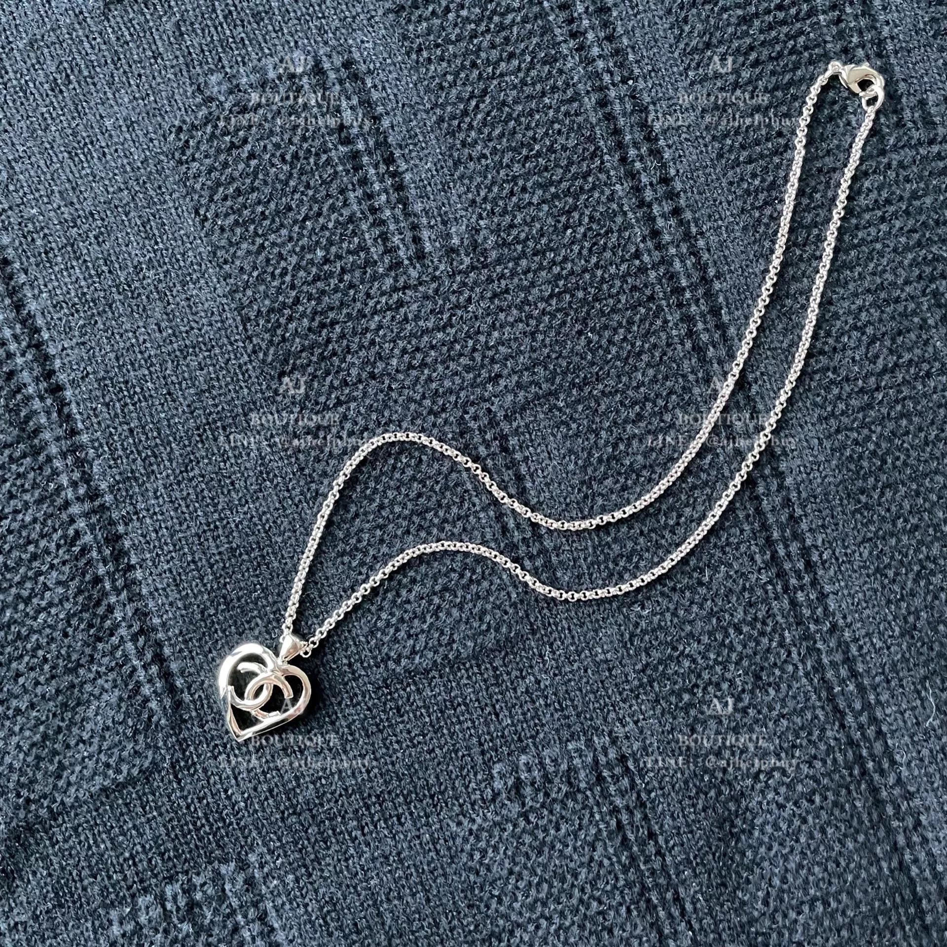 Chanel 鏤空愛心款 項鍊 淡金 代購照片