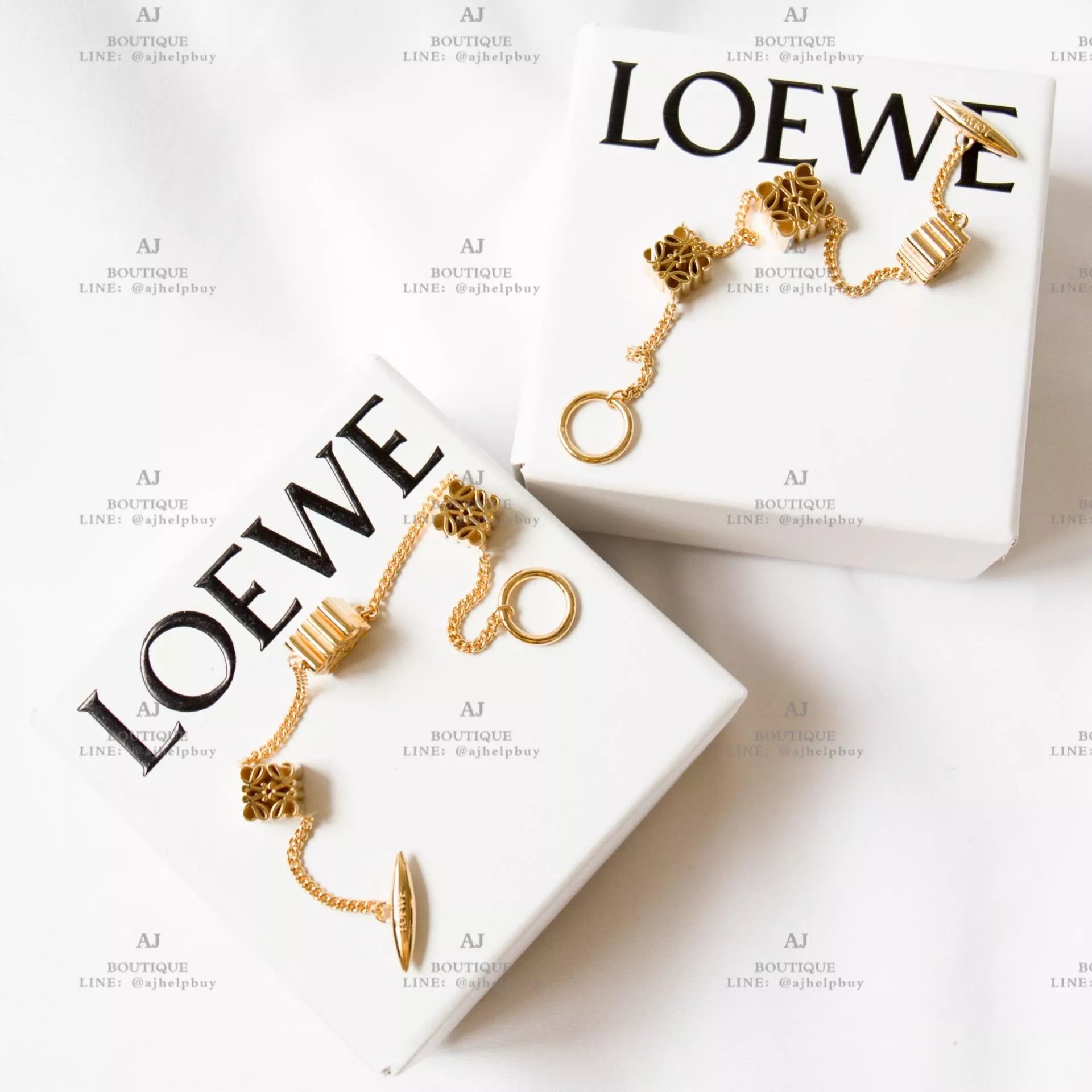 Loewe 雕花手鍊 復古金 代購照片
