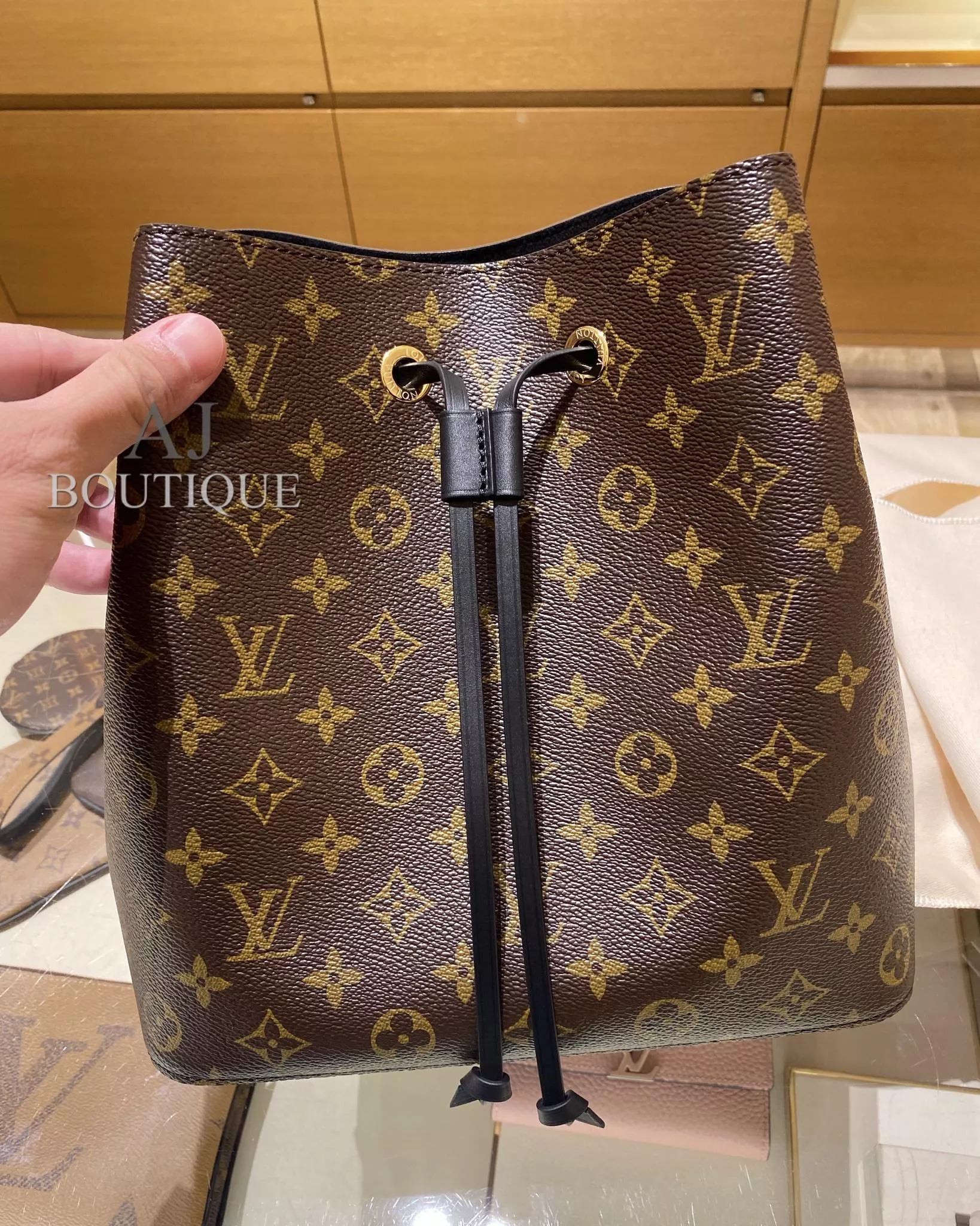 Lv Louis Vuitton 老花水桶 黑抽繩 ☑️ 代購照片