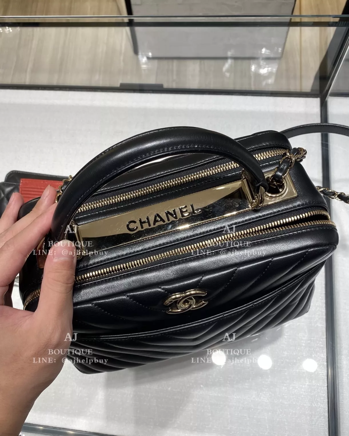 Chanel Bowling Bag 代購照片2