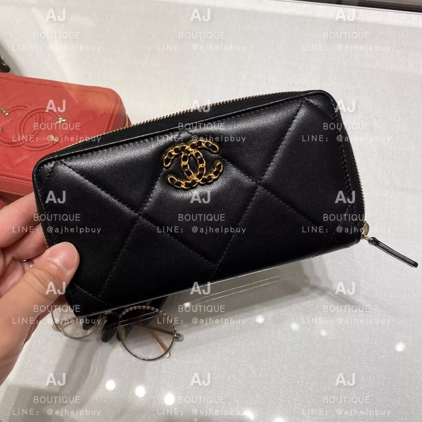 Chanel 19 Zipped Long Wallet 拉鍊長夾 黑色 代購照片