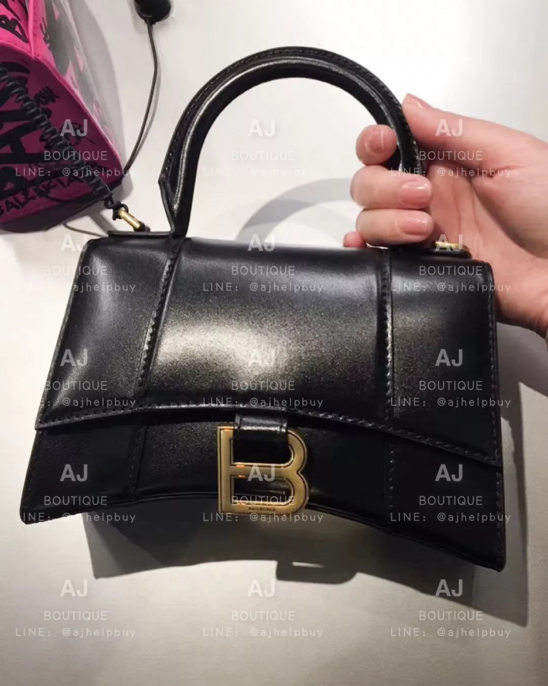 Balenciaga 沙漏包 黑金Xs 代購照片
