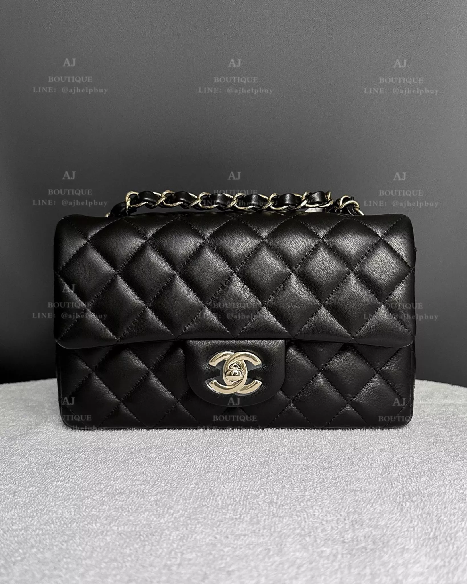 Chanel Mini Coco 20 黑羊淡金 代購照片
