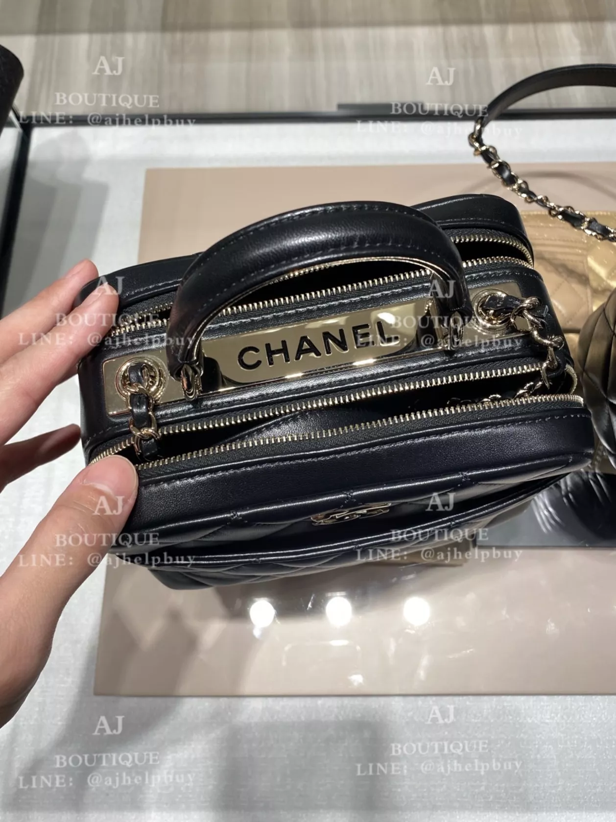 Chanel Bowling Bag 代購照片2