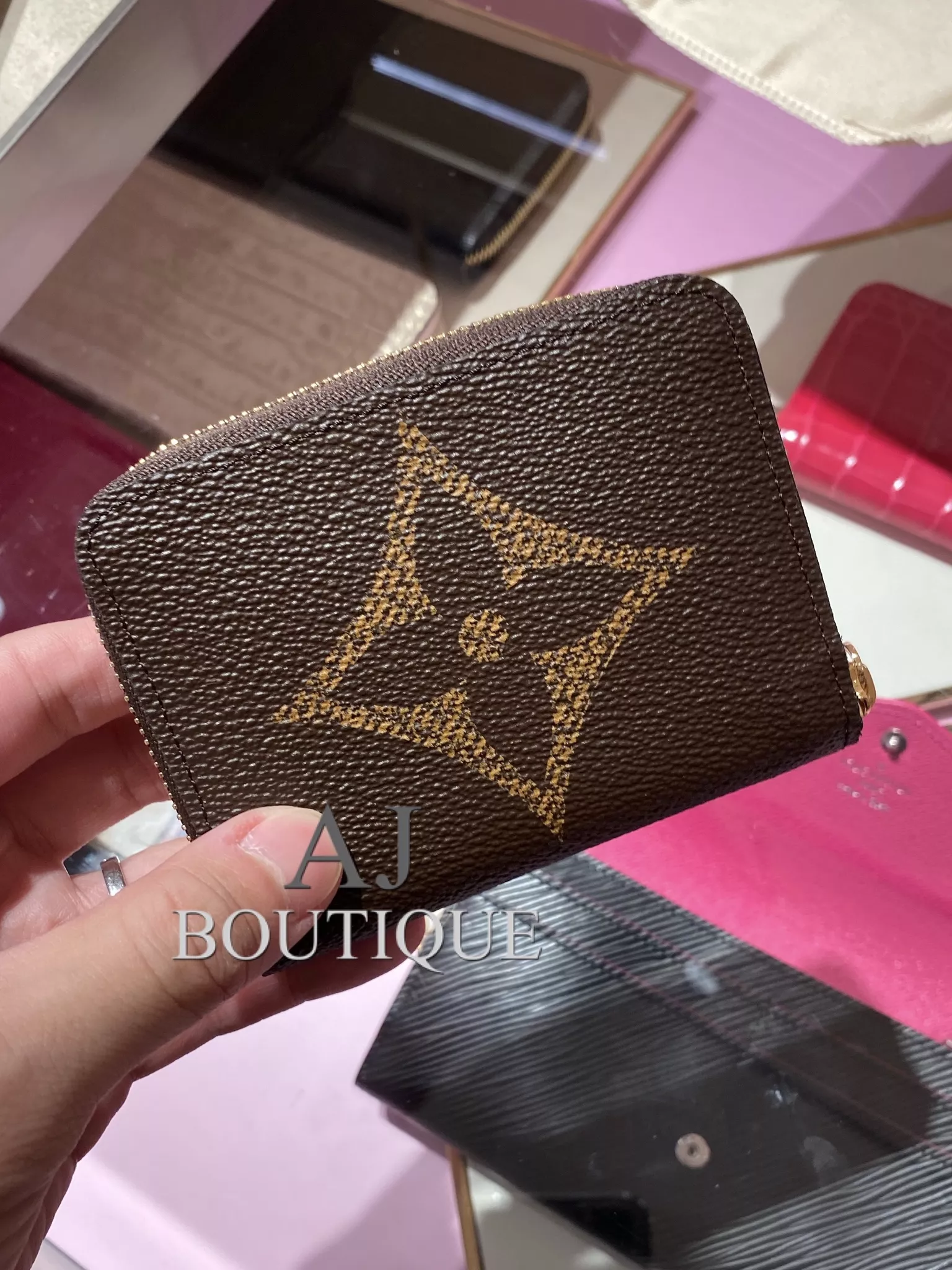 Lv Louis Vuitton 拉鍊零錢包 大老花款 代購照片2