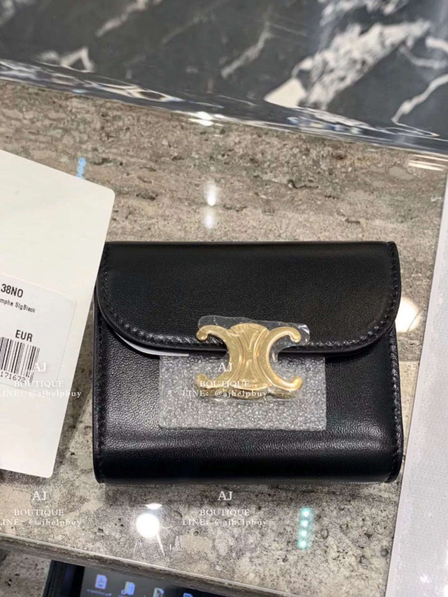 Celine Triomphe三折短夾 黑色 代購照片