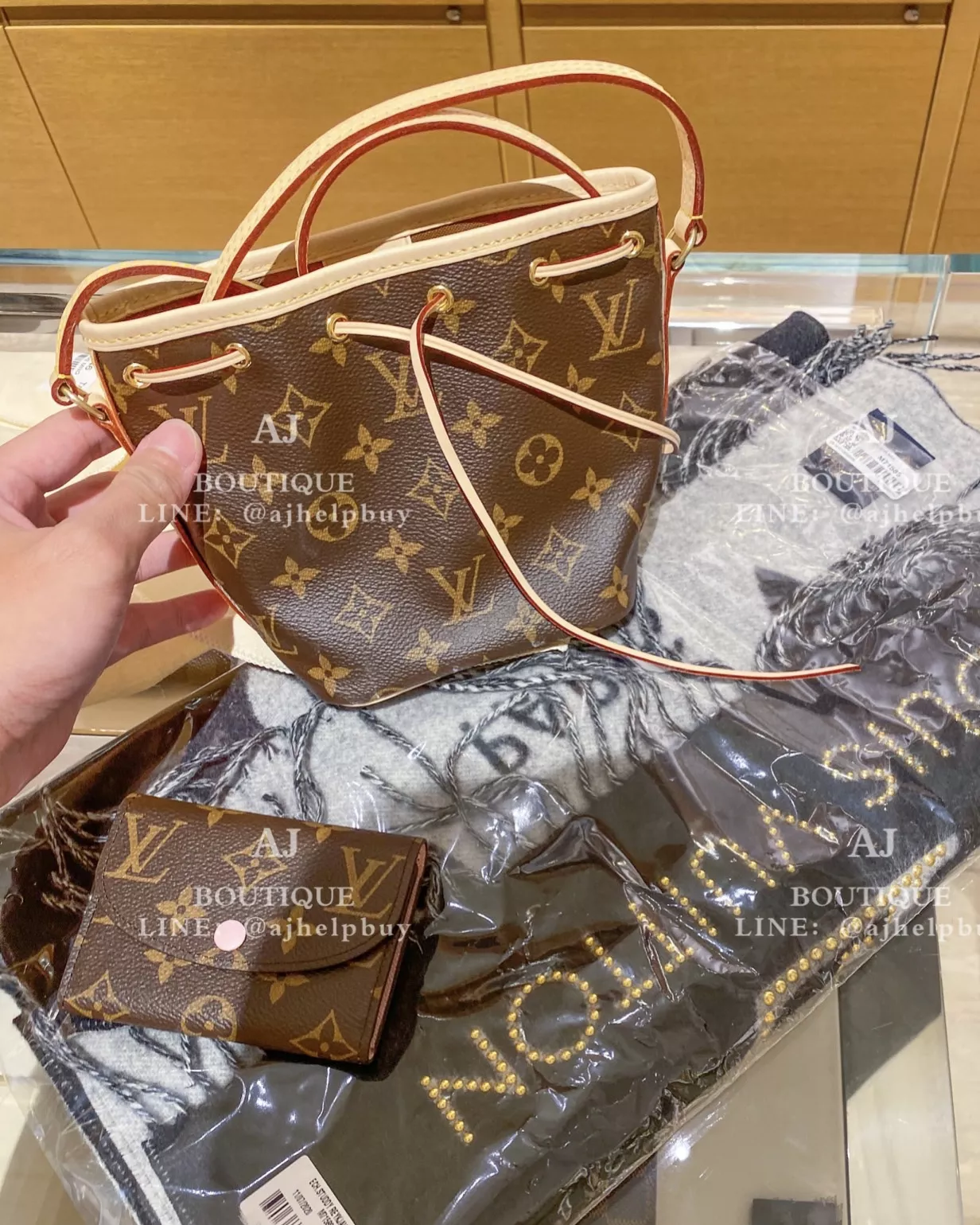 Lv Louis Vuitton Nano Noe 小水桶❤️ 代購照片