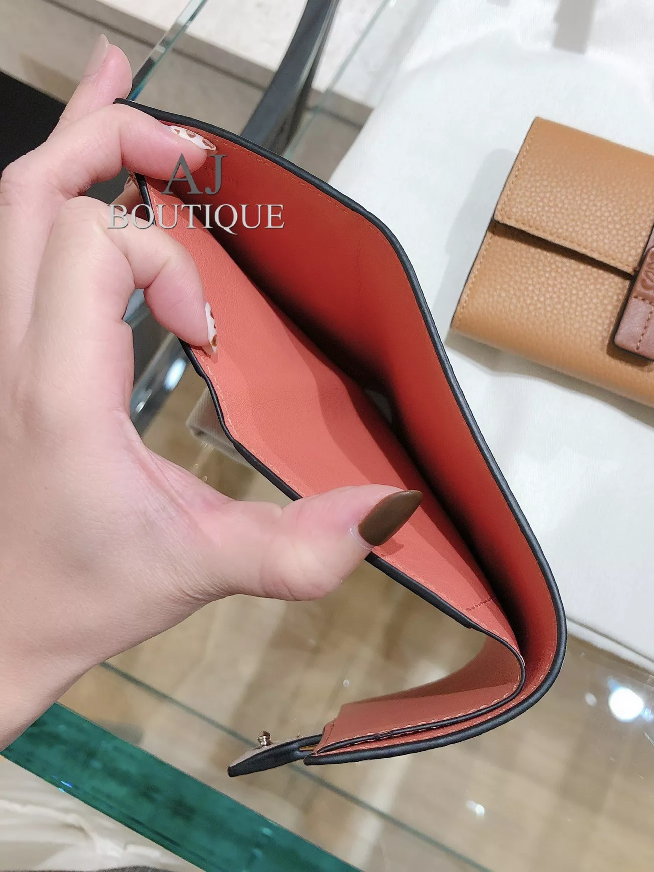 Loewe 三折短夾 代購照片3